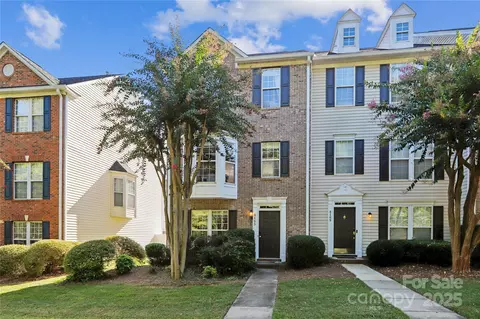 8165 Millwright Ln, Charlotte, NC 28277