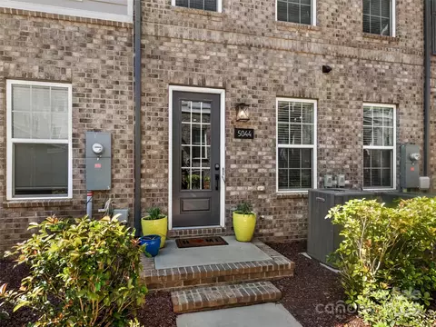 5044 Harrowsmith Ln, Charlotte, NC 28204