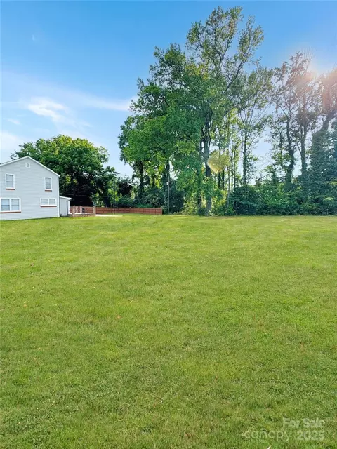1717 Beatties Ford Rd, Charlotte, NC 28216