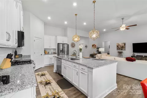 Kitchen - 341 Cullin N Rd N, Elgin, SC 29045 photo 4 of 5