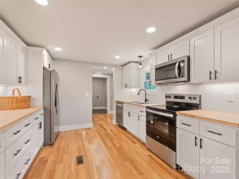Kitchen - 120 Simonds Rdg, Canton, NC 28716 photo 4 of 4