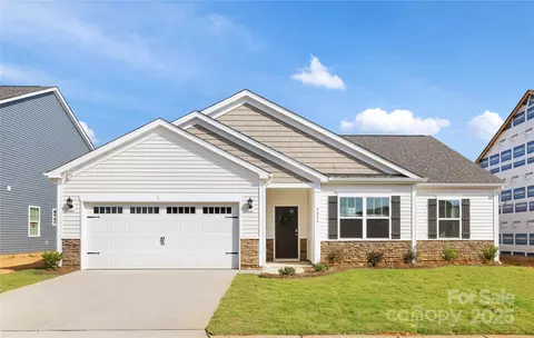 9235 Poquoson Dr, Gastonia, NC 28056