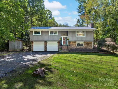 20 N Westview Ct, Fletcher, NC 28732