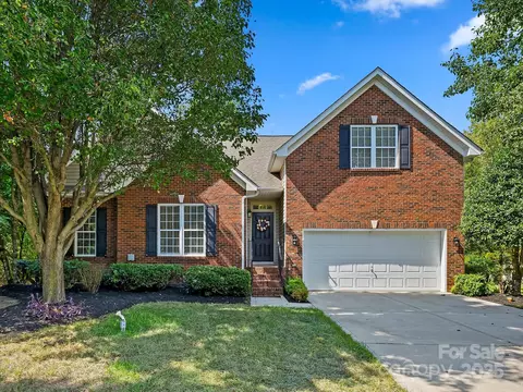 13546 Planters Row Dr, Charlotte, NC 28278