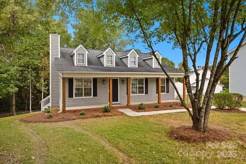 3807 Broomstraw Ct, Matthews, NC 28105