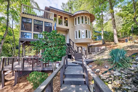 131 Whispering Pines Dr, Lake Wylie, SC 29710