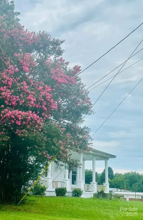 Exterior - 204 N Main St, Morganton, NC 28655 photo 3 of 3