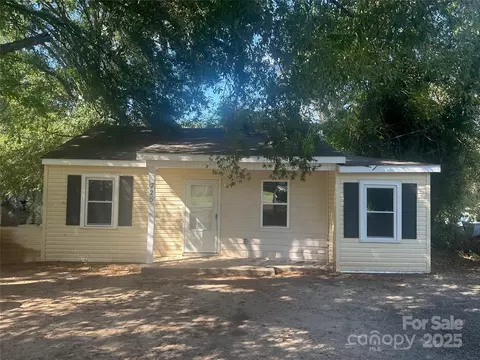 725 Ontario St, Winston Salem, NC 27105