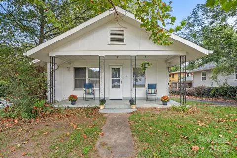 15 Valley Park Rd, Asheville, NC 28804