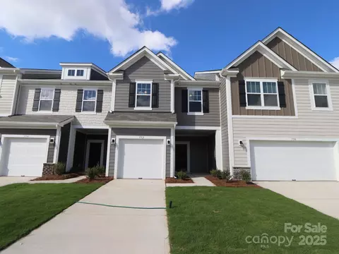752 Kitfox Nw Dr NW, Concord, NC 28027