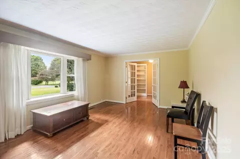 Living - 196 Broadview Cir, Brevard, NC 28712 photo 1 of 4