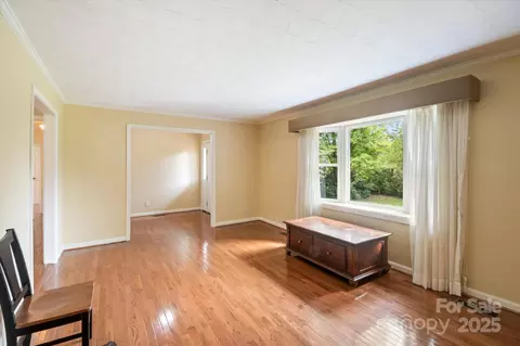 Living - 196 Broadview Cir, Brevard, NC 28712 photo 4 of 4
