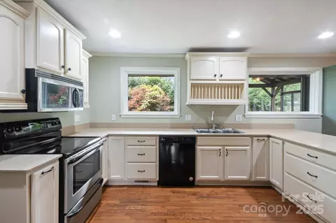 Kitchen - 196 Broadview Cir, Brevard, NC 28712 photo 1 of 3