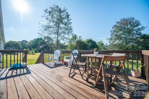 Exterior - 1371 Millrace Dr, Conover, NC 28613 photo 3 of 6