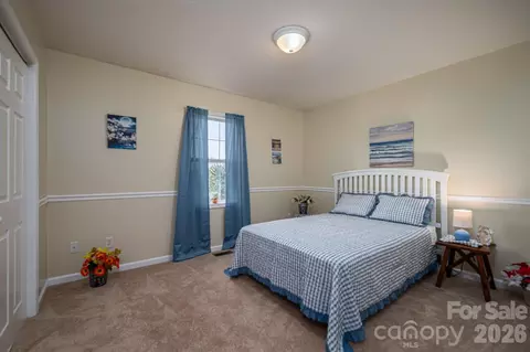 Bedroom - 1371 Millrace Dr, Conover, NC 28613 photo 5 of 7