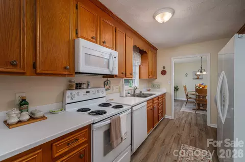 Kitchen - 1371 Millrace Dr, Conover, NC 28613 photo 1 of 2