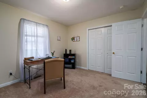 Bedroom - 1371 Millrace Dr, Conover, NC 28613 photo 6 of 7