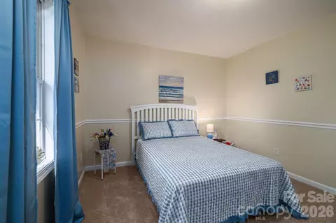 Bedroom - 1371 Millrace Dr, Conover, NC 28613 photo 4 of 7