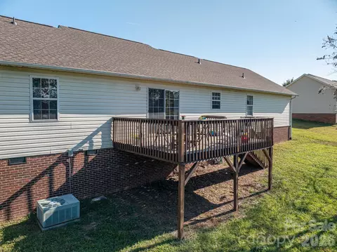 Exterior - 1371 Millrace Dr, Conover, NC 28613 photo 6 of 6