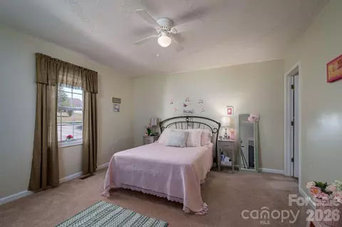 Bedroom - 1371 Millrace Dr, Conover, NC 28613 photo 1 of 7