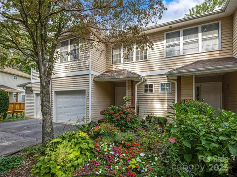 83 Farm Ln, Mills River, NC 28759