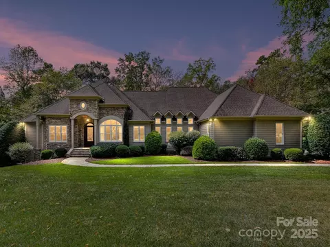 168 Brownstone Dr, Mooresville, NC 28117