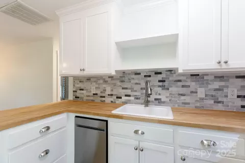 Kitchen - 24014 Tidal Way, Tega Cay, SC 29708 photo 3 of 3