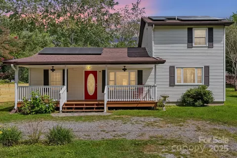 10 Wolf Creek Dr, Black Mountain, NC 28711