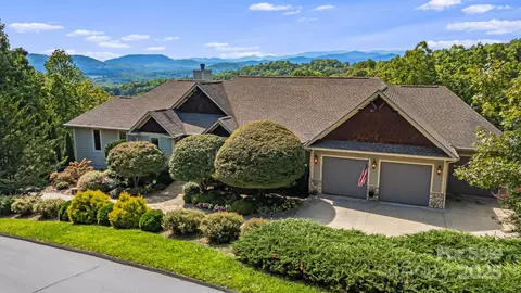 3527 Cummings Cove Pkwy, Hendersonville, NC 28739