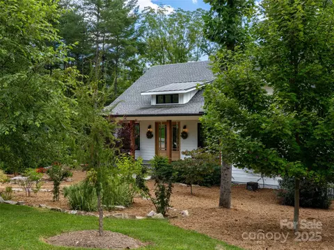 33 Twilight Sedge Dr, Biltmore Lake, NC 28715