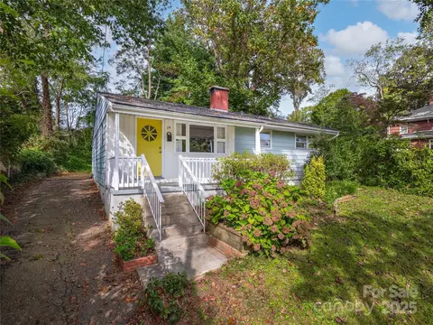 74 Brucemont Cir, Asheville, NC 28806