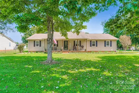 2435 Hill Top Dr, Salisbury, NC 28147