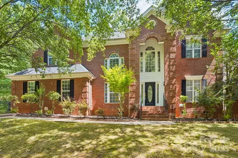 8020 Garnkirk Dr, Huntersville, NC 28078