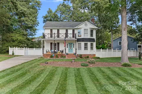 105 Brimwood Ct, Gastonia, NC 28056