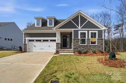 101 N Inneswood Ln, Mooresville, NC 28115