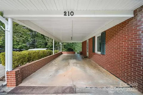 Exterior - 210 7th Avenue Sw Pl SW, Conover, NC 28613 photo 3 of 6