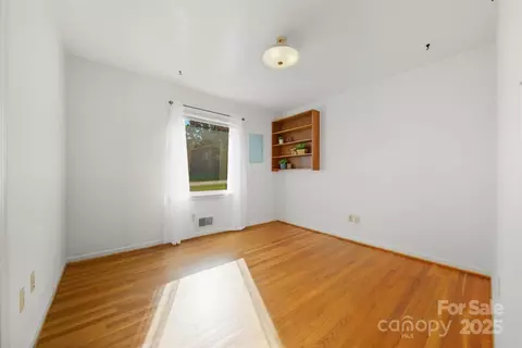 Bedroom - 210 7th Avenue Sw Pl SW, Conover, NC 28613 photo 5 of 5