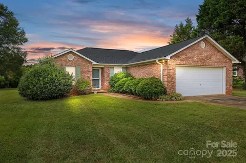 1380 Julius Dr, Salisbury, NC 28147
