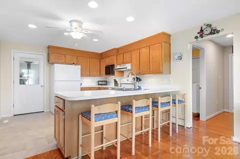 Kitchen - 8293 Luckey Point Rd, Denver, NC 28037 photo 1 of 3