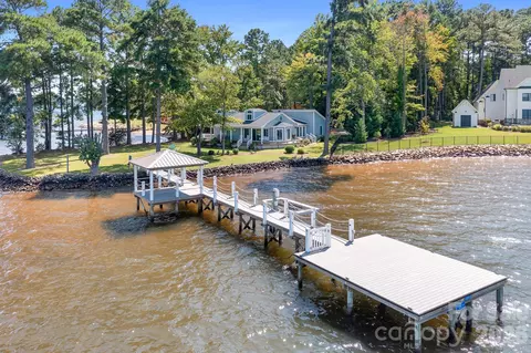 8293 Luckey Point Rd, Denver, NC 28037
