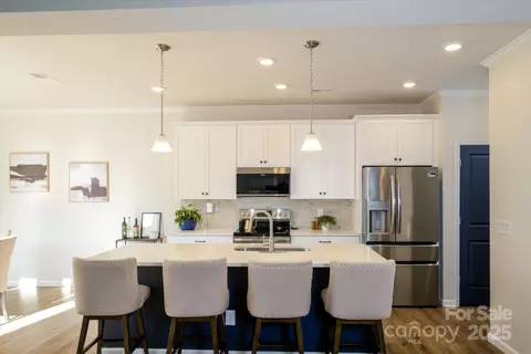 8119 Merryvale Ln, Charlotte, NC 28214