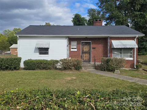 419 S Pearl St, Troy, NC 27371