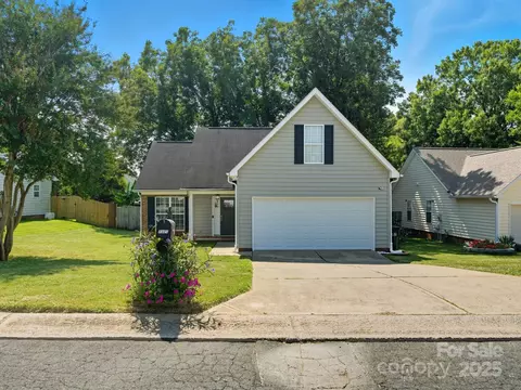 7321 Mapleridge Dr, Charlotte, NC 28210