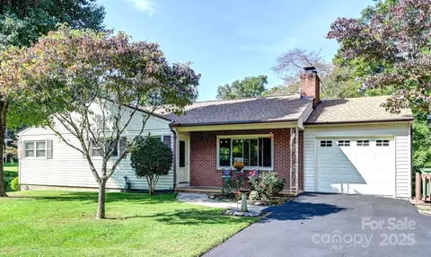 402 Balsam Rd, Hendersonville, NC 28792
