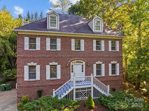 5 Silverstone Dr, Asheville, NC 28805