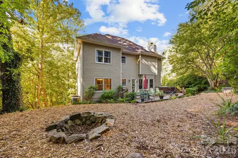 5 Silverstone Dr, Asheville, NC 28805