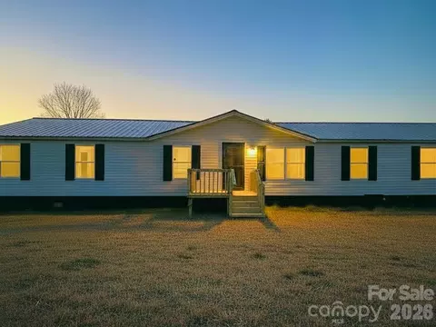 Exterior - 2976 Stephens Rd, Bethune, SC 29009 photo 4 of 4