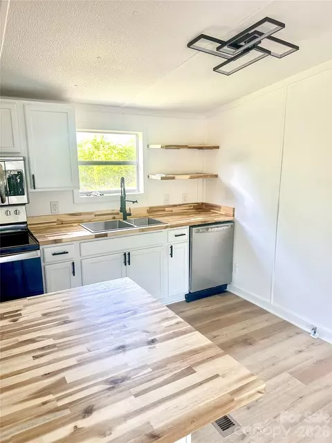 Kitchen - 2976 Stephens Rd, Bethune, SC 29009 photo 2 of 3