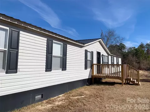 Exterior - 2976 Stephens Rd, Bethune, SC 29009 photo 3 of 4