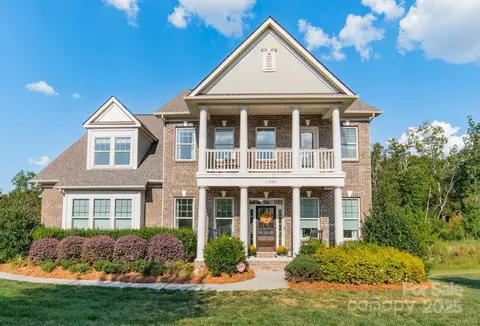 13735 Sunset Bluffs Cir, Huntersville, NC 28078
